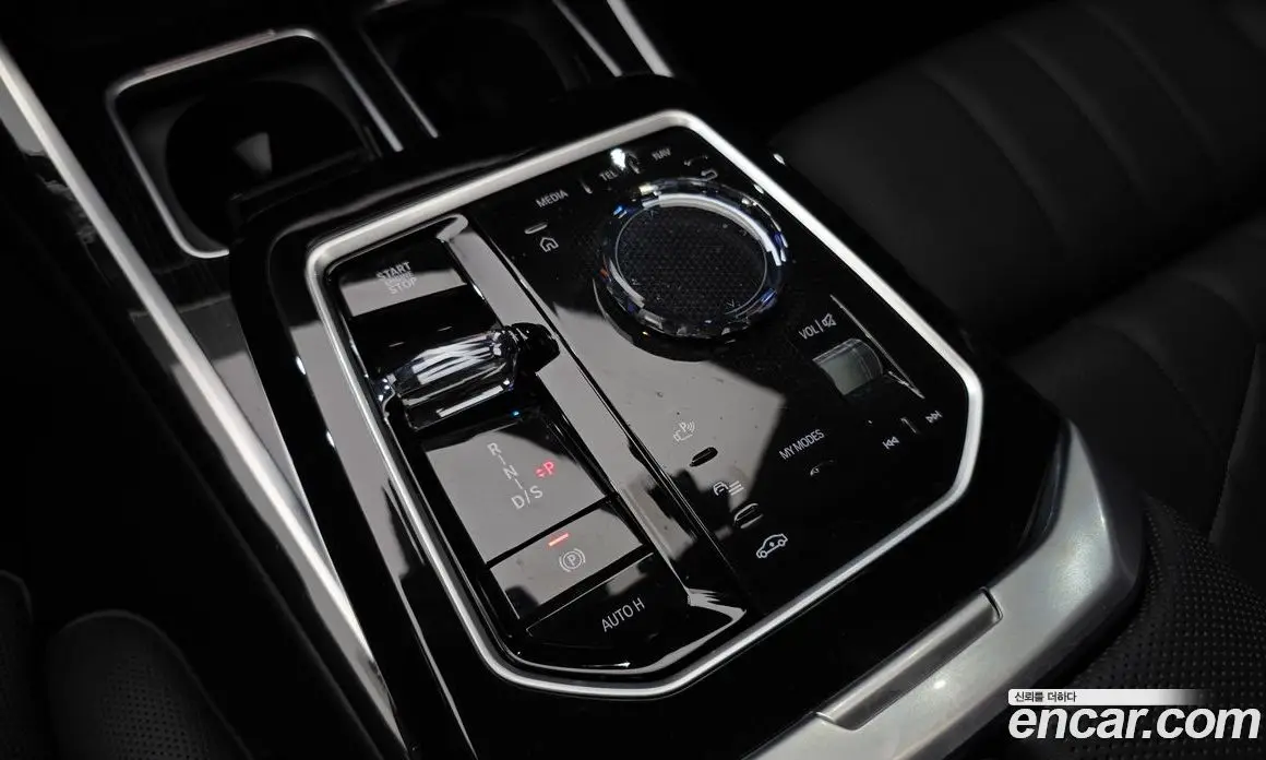 BMW 7 серия 2025 3.0 автомат (гидро), фото 12