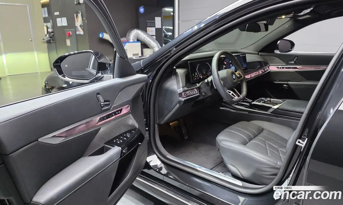 BMW 7 серия 2025 3.0 автомат (гидро), фото 13