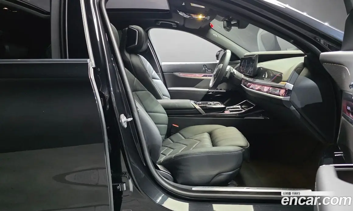 BMW 7 серия 2025 3.0 автомат (гидро), фото 16