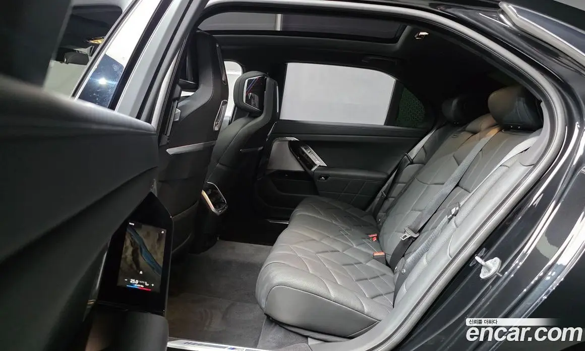 BMW 7 серия 2025 3.0 автомат (гидро), фото 18