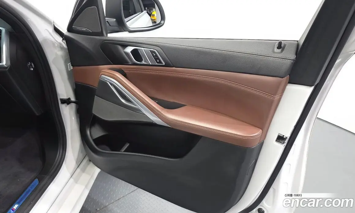 BMW X6 2022 3.0 автомат (гидро), фото 14