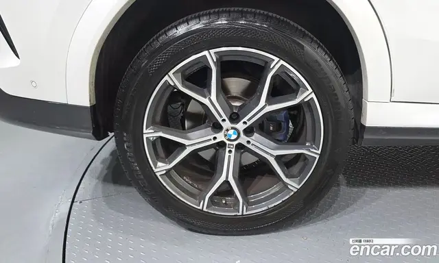BMW X6 2022 3.0 автомат (гидро), миниатюра 7