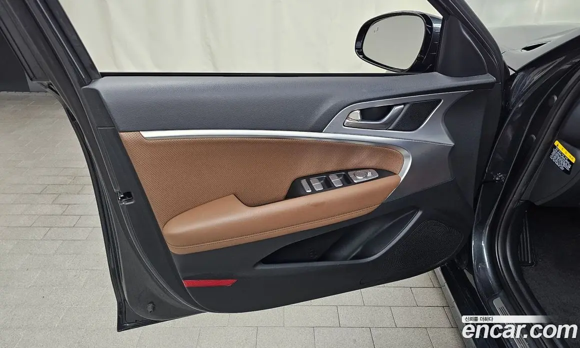 Genesis G70 2018 2.0 автомат (гидро), фото 14 Genesis G70 2018 2.0 автомат (гидро), фото 14
