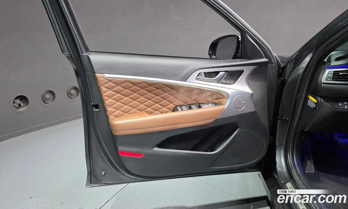 Genesis G70 2019 2.2 автомат (гидро), фото 14 Genesis G70 2019 2.2 автомат (гидро), фото 14