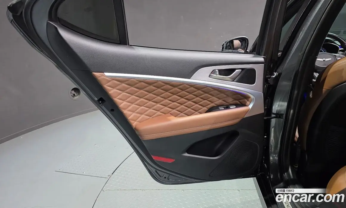 Genesis G70 2019 2.2 автомат (гидро), фото 15 Genesis G70 2019 2.2 автомат (гидро), фото 15