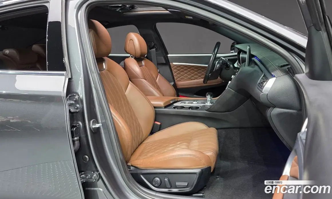 Genesis G70 2019 2.2 автомат (гидро), фото 16 Genesis G70 2019 2.2 автомат (гидро), фото 16