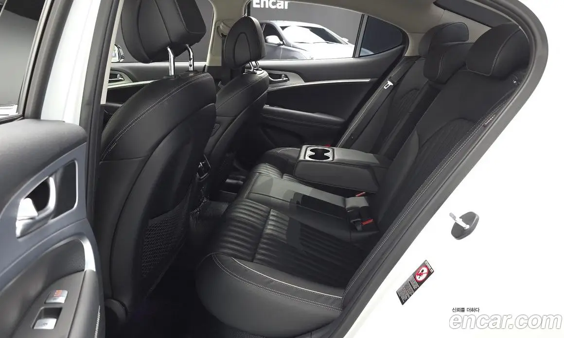 Genesis G70 2020 2.0 автомат (гидро), фото 17 Genesis G70 2020 2.0 автомат (гидро), фото 17