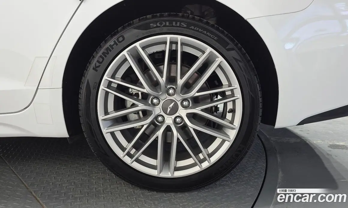 Genesis G70 2020 2.0 автомат (гидро), фото 6 Genesis G70 2020 2.0 автомат (гидро), фото 6