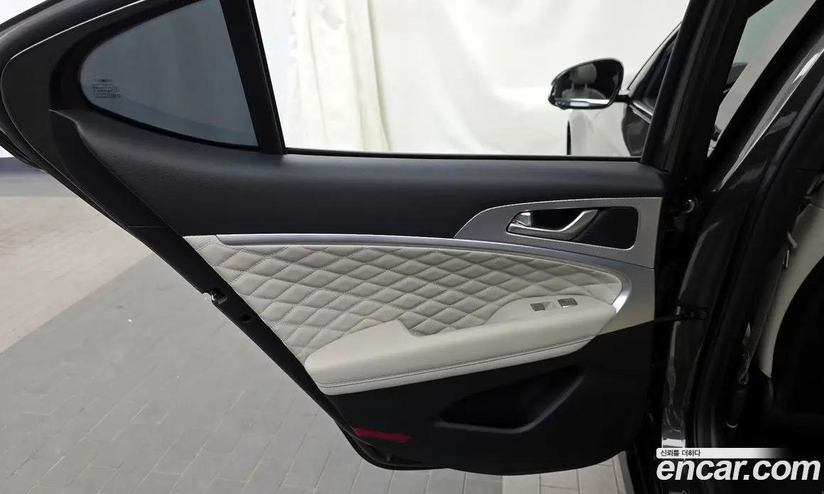 Genesis G70 2022 3.3 автомат (гидро), фото 13