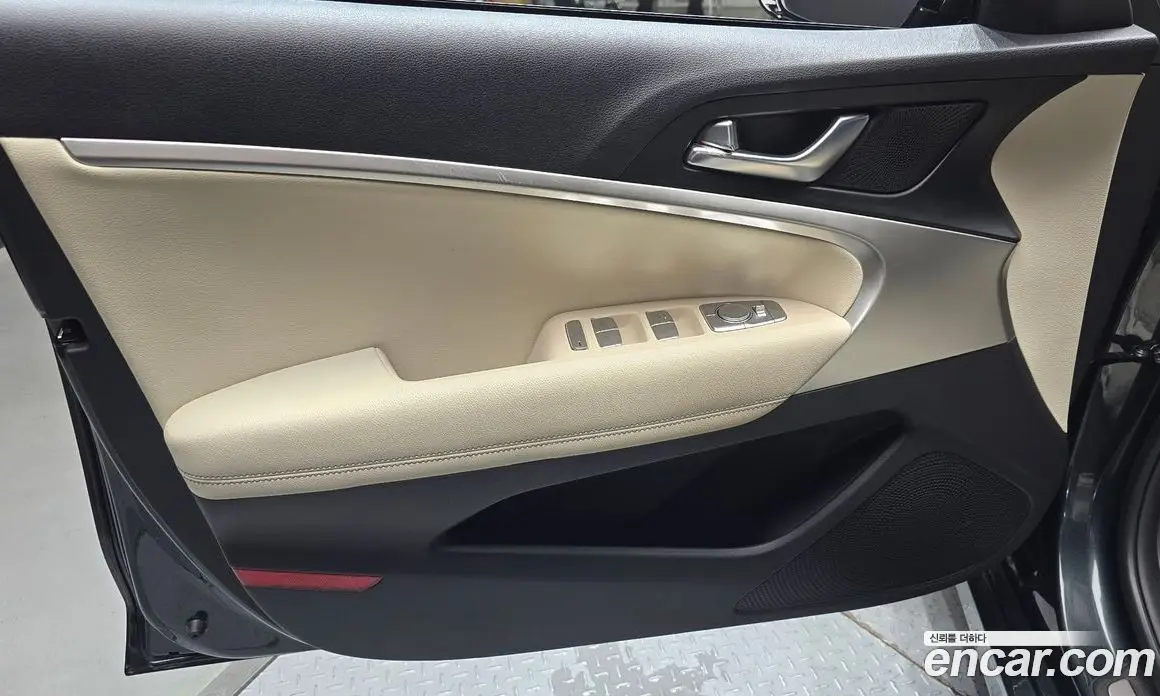 Genesis G70 2025 2.5 автомат (гидро), фото 14
