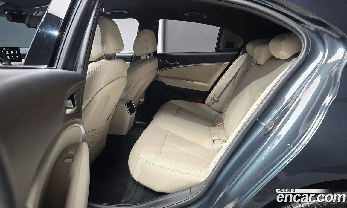 Genesis G70 2025 2.5 автомат (гидро), фото 18