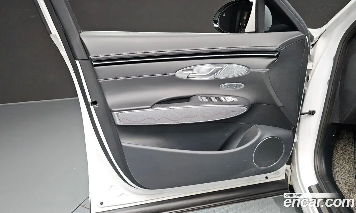 Genesis GV70 2021 2.5 автомат (гидро), фото 14 Genesis GV70 2021 2.5 автомат (гидро), фото 14