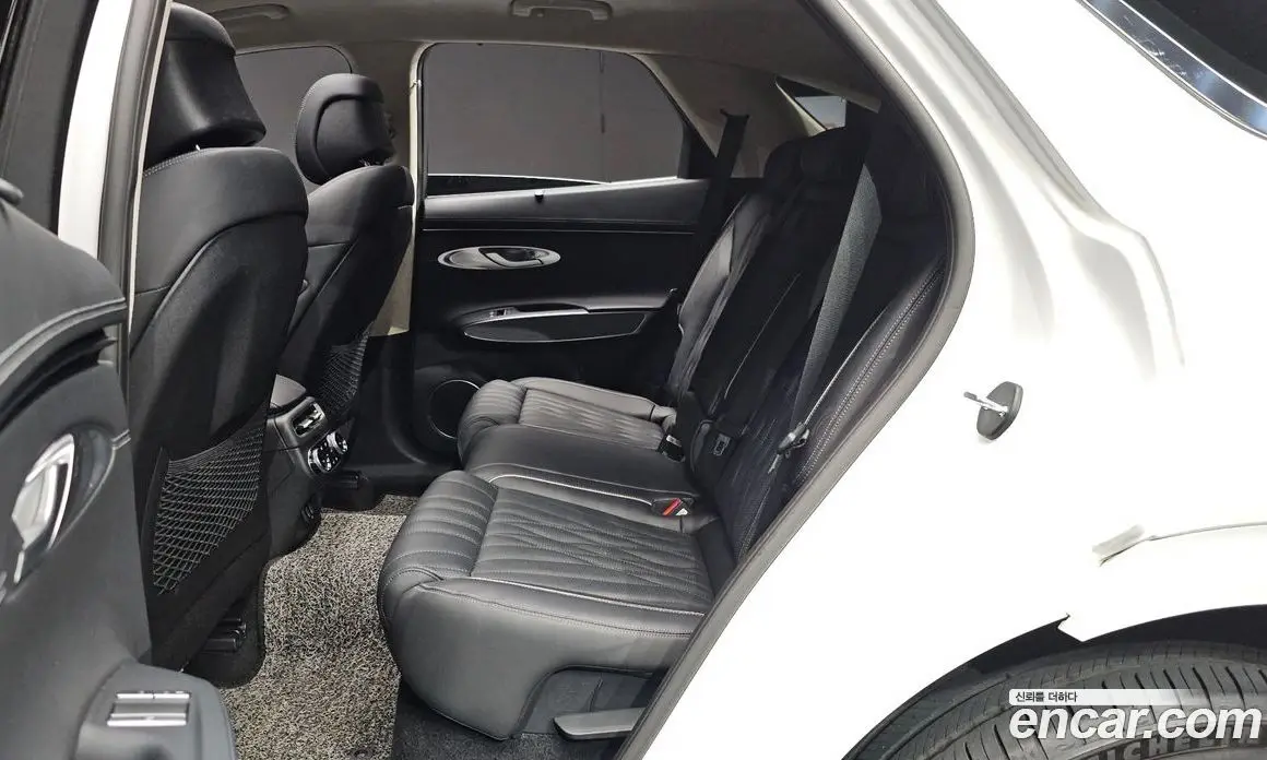 Genesis GV70 2021 2.5 автомат (гидро), фото 16 Genesis GV70 2021 2.5 автомат (гидро), фото 16
