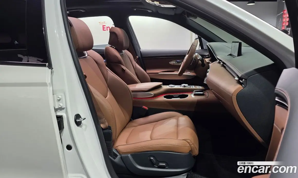 Genesis GV70 2021 2.5 автомат (гидро), фото 16 Genesis GV70 2021 2.5 автомат (гидро), фото 16