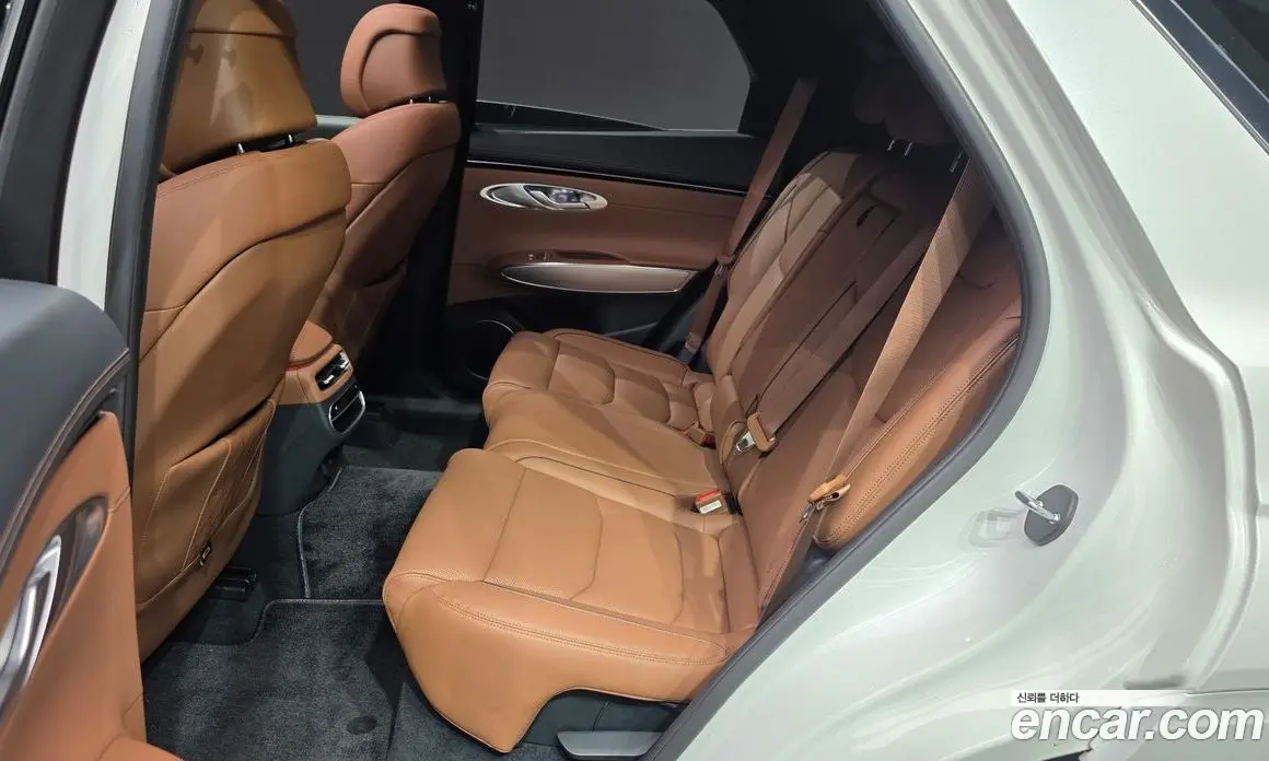 Genesis GV70 2021 2.5 автомат (гидро), фото 17 Genesis GV70 2021 2.5 автомат (гидро), фото 17