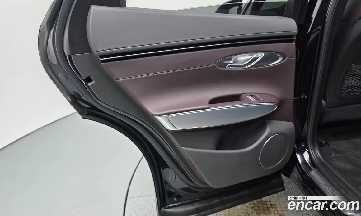 Genesis GV70 2022 2.5 автомат (гидро), фото 15 Genesis GV70 2022 2.5 автомат (гидро), фото 15