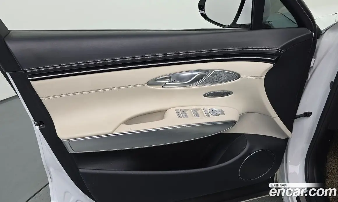 Genesis GV70 2022 2.5 автомат (гидро), фото 14 Genesis GV70 2022 2.5 автомат (гидро), фото 14