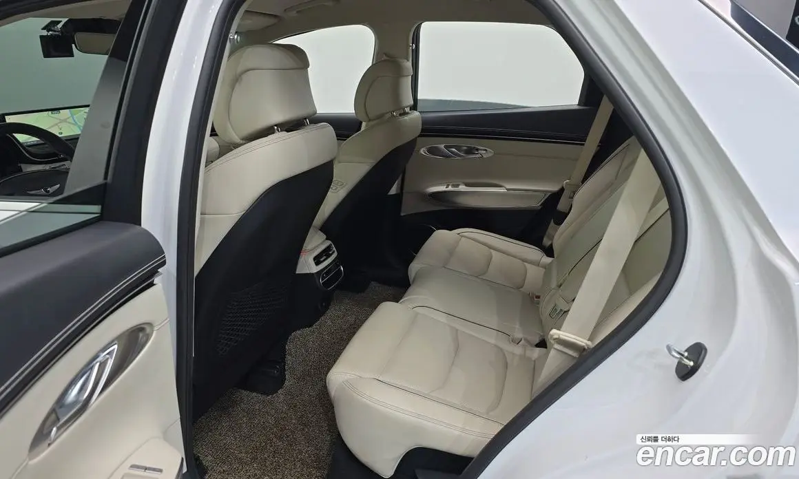 Genesis GV70 2022 2.5 автомат (гидро), фото 17 Genesis GV70 2022 2.5 автомат (гидро), фото 17