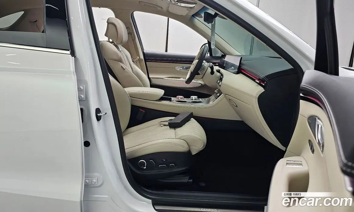 Genesis GV70 2024 2.5 автомат (гидро), фото 16