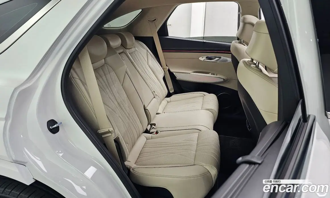 Genesis GV70 2024 2.5 автомат (гидро), фото 17