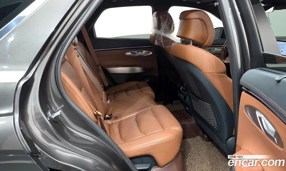 Genesis GV70 2024 2.5 автомат (гидро), фото 17 Genesis GV70 2024 2.5 автомат (гидро), фото 17