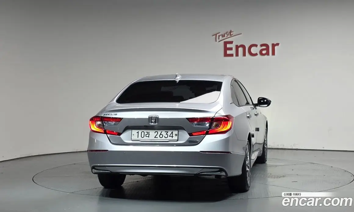 Honda Accord 2019 2.0 автомат (гидро), фото 3
