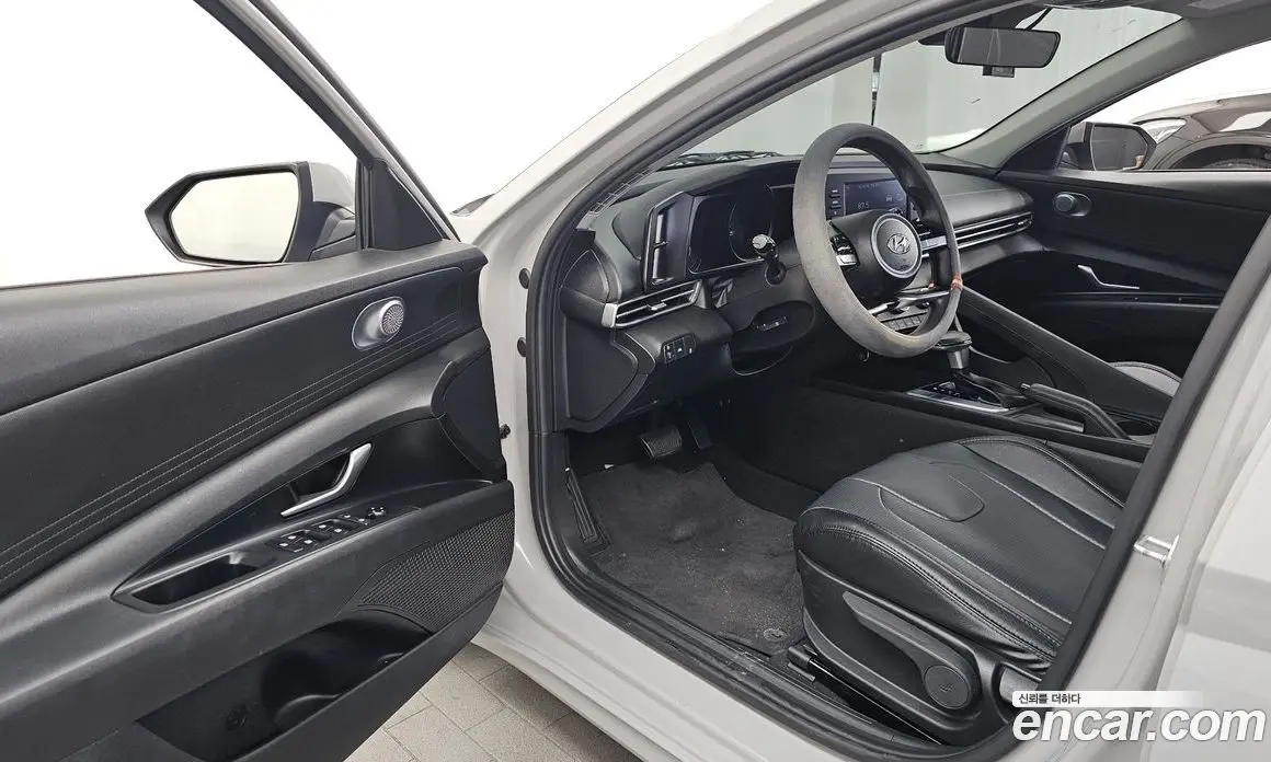 Hyundai Avante 2020 1.6 автомат (гидро), фото 13