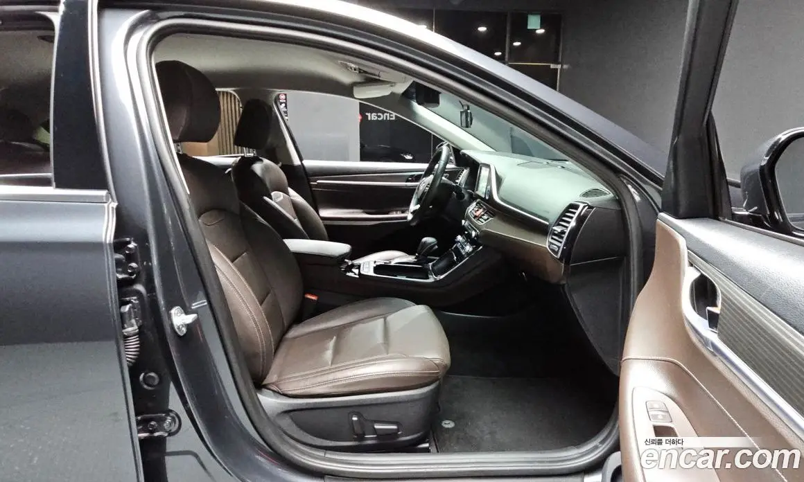 Hyundai Grandeur 2017 2.4 автомат (гидро), фото 18 Hyundai Grandeur 2017 2.4 автомат (гидро), фото 18