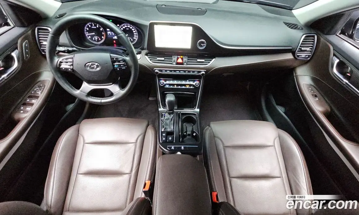 Hyundai Grandeur 2017 2.4 автомат (гидро), фото 10 Hyundai Grandeur 2017 2.4 автомат (гидро), фото 10
