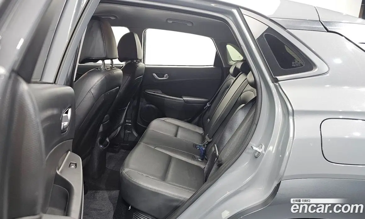 Hyundai Kona 2022 1.6 автомат (гидро), фото 17