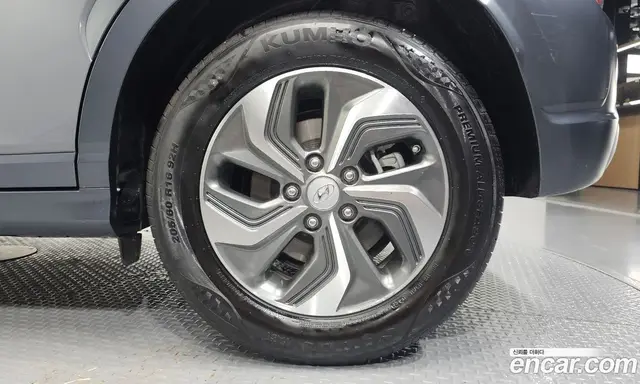 Hyundai Kona 2022 1.6 автомат (гидро), миниатюра 7