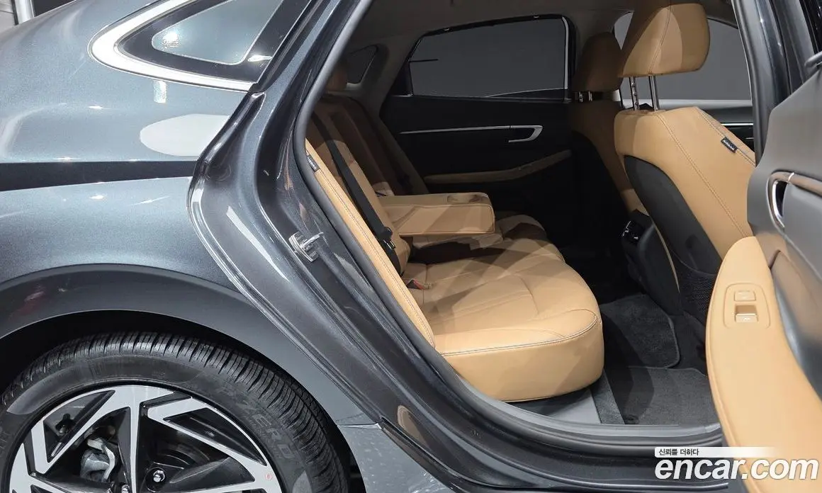 Hyundai Sonata 2025 1.6 автомат (гидро), фото 17