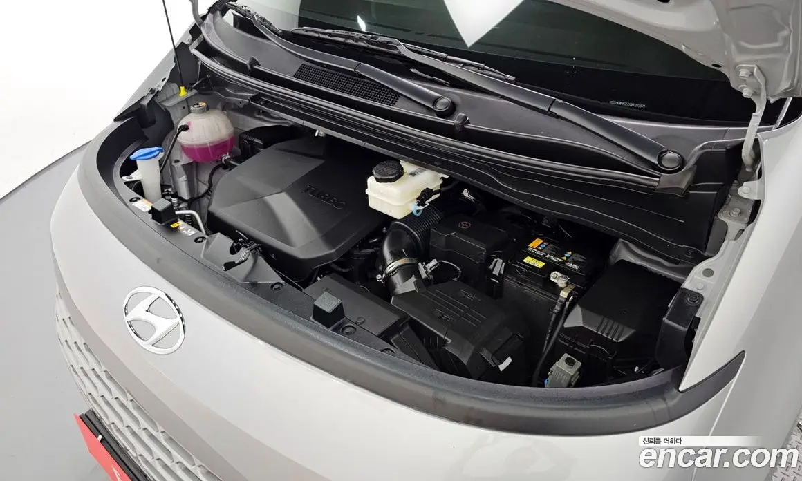 Hyundai Staria 2023 2.2 автомат (гидро), фото 6