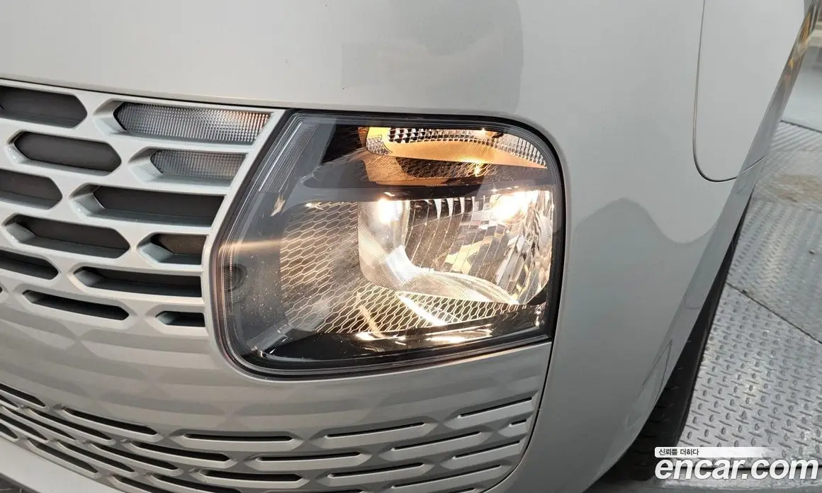 Hyundai Staria 2023 2.2 автомат (гидро), фото 8