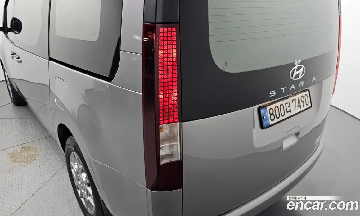 Hyundai Staria 2023 2.2 автомат (гидро), фото 9