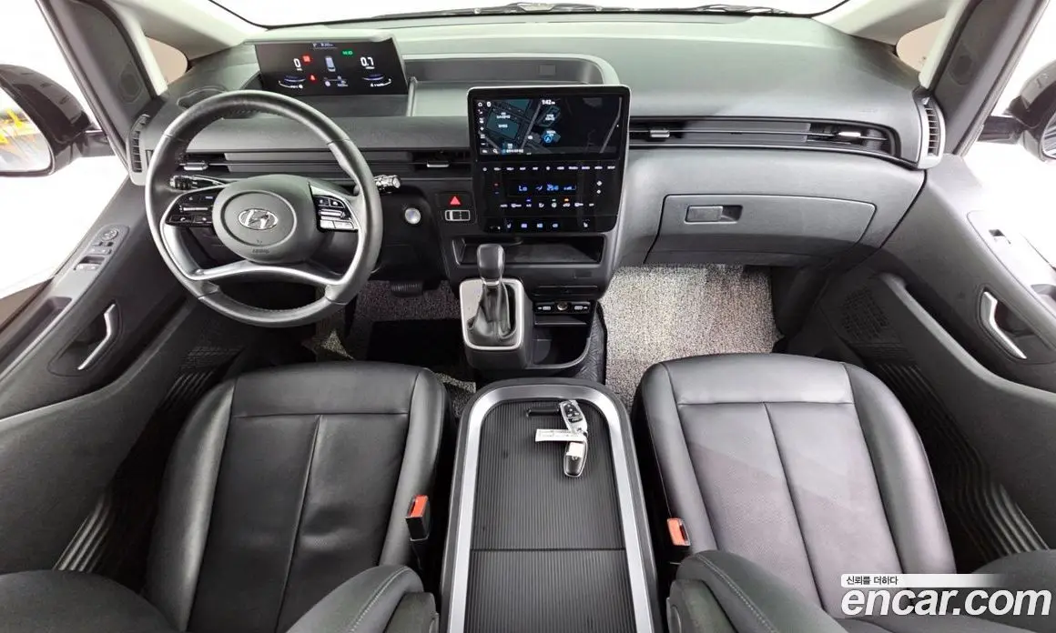 Hyundai Staria 2023 2.2 автомат (гидро), фото 10