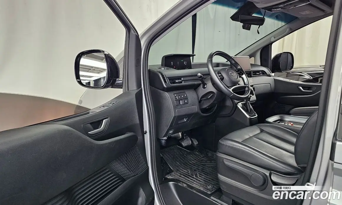 Hyundai Staria 2024 2.2 автомат (гидро), фото 13
