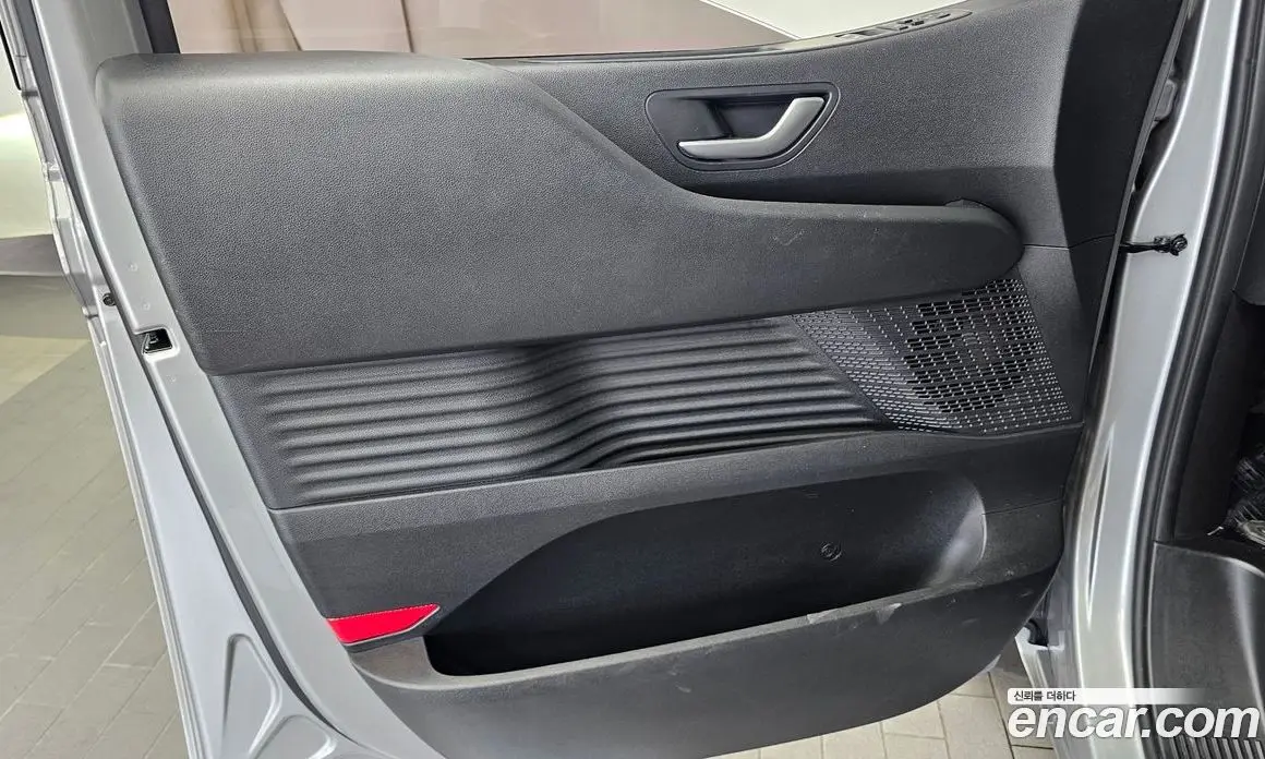 Hyundai Staria 2024 2.2 автомат (гидро), фото 14