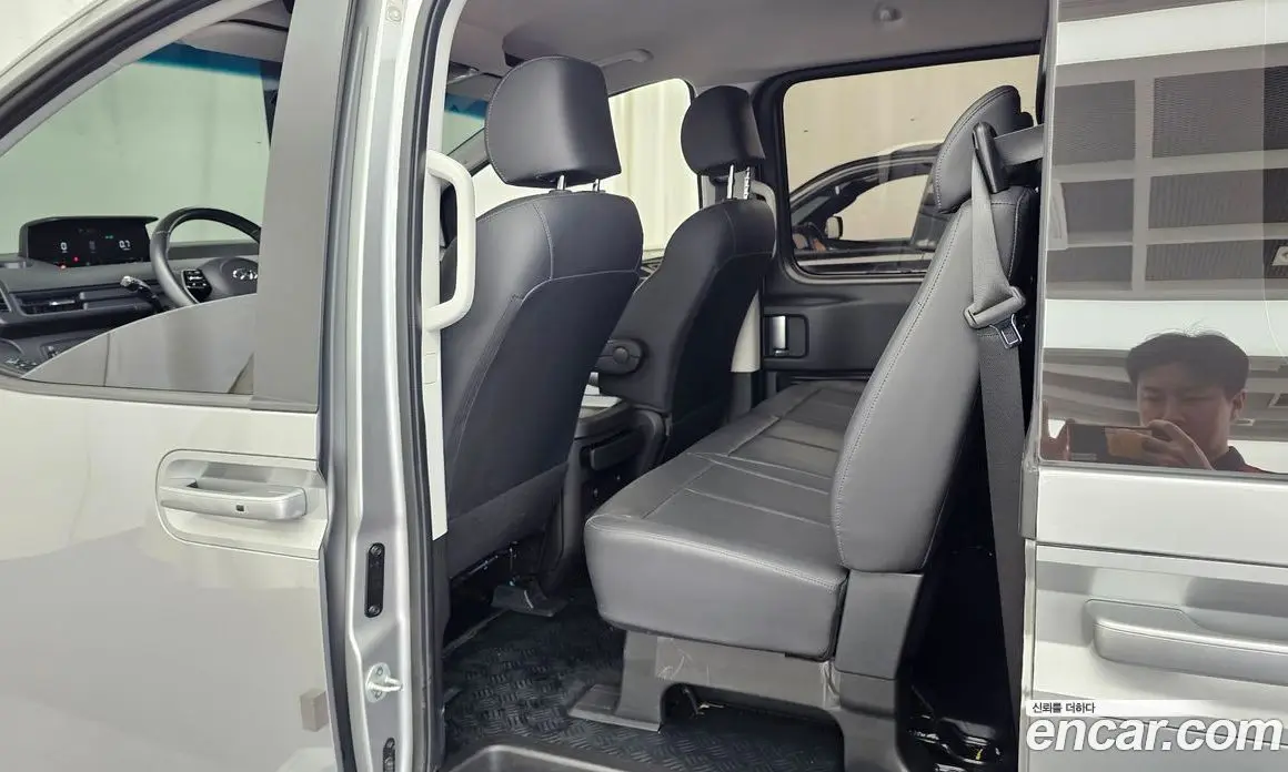 Hyundai Staria 2024 2.2 автомат (гидро), фото 16