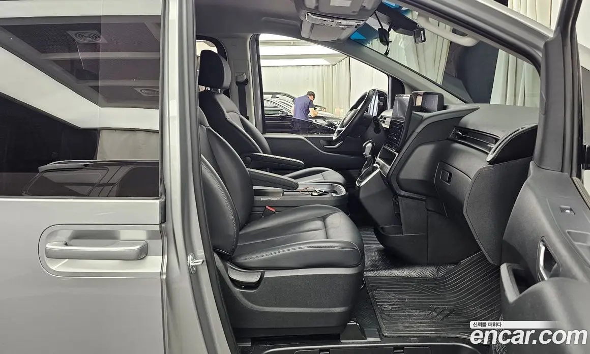 Hyundai Staria 2024 2.2 автомат (гидро), фото 17