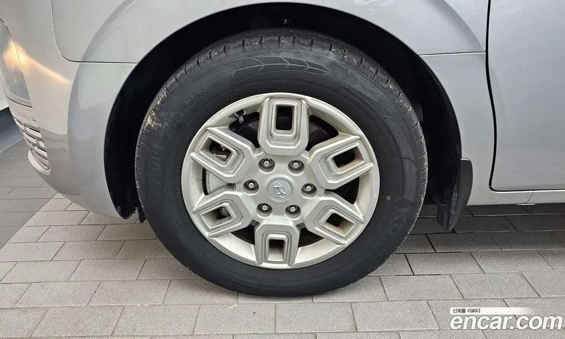 Hyundai Staria 2024 2.2 автомат (гидро), фото 5