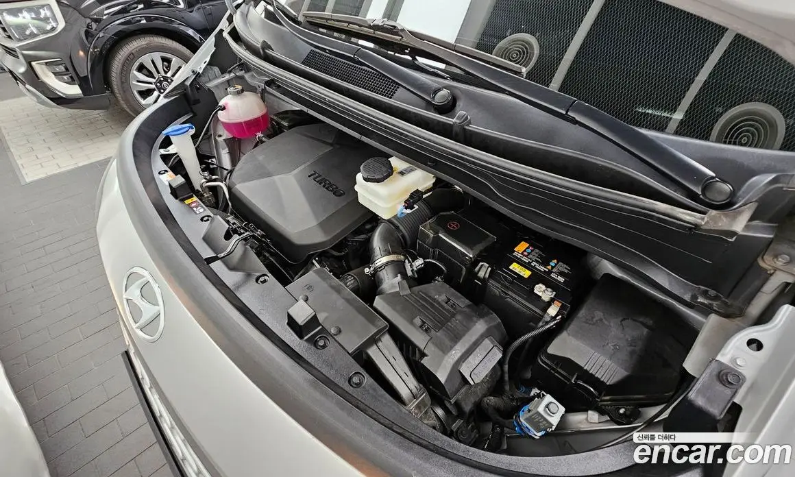 Hyundai Staria 2024 2.2 автомат (гидро), фото 6