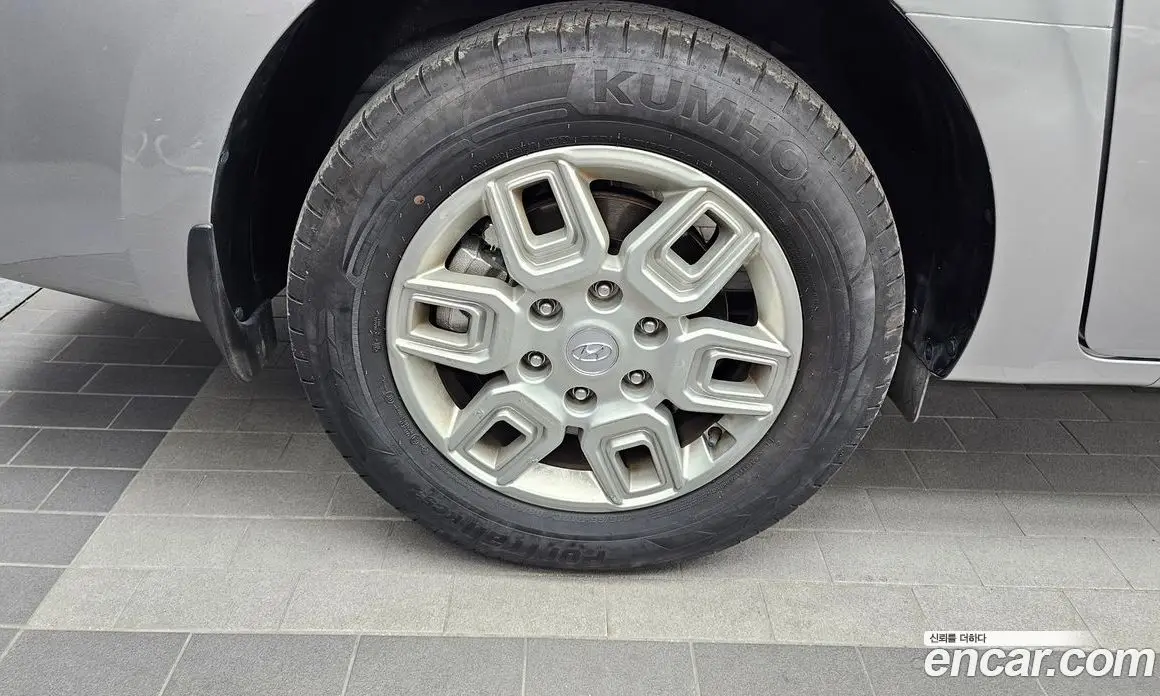 Hyundai Staria 2024 2.2 автомат (гидро), фото 7