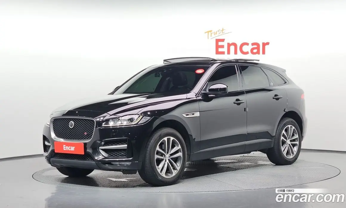 Jaguar F-Pace 2017 2.0 автомат (гидро), фото 1 Jaguar F-Pace 2017 2.0 автомат (гидро), фото 1