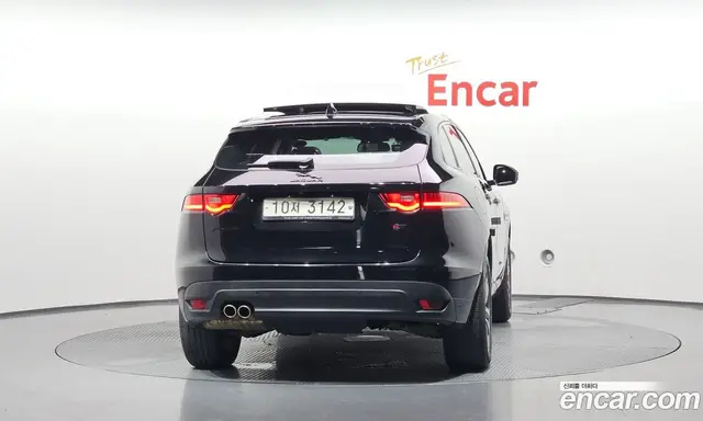 Jaguar F-Pace 2017 2.0 автомат (гидро), миниатюра 4 Jaguar F-Pace 2017 2.0 автомат (гидро), миниатюра 4