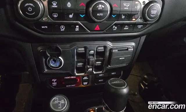 Jeep Gladiator 2023 3.6 автомат (гидро), миниатюра 11 Jeep Gladiator 2023 3.6 автомат (гидро), миниатюра 11