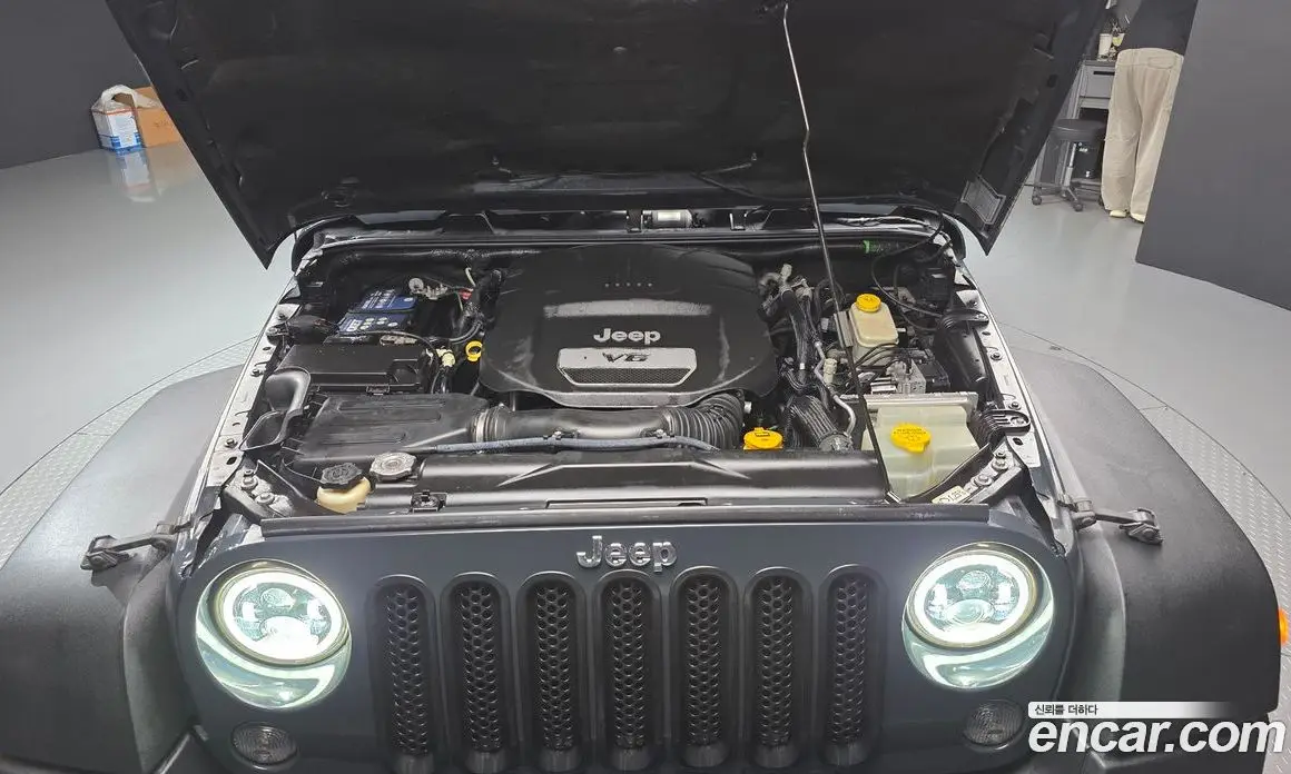 Jeep Wrangler 2017 3.6 автомат (гидро), фото 6