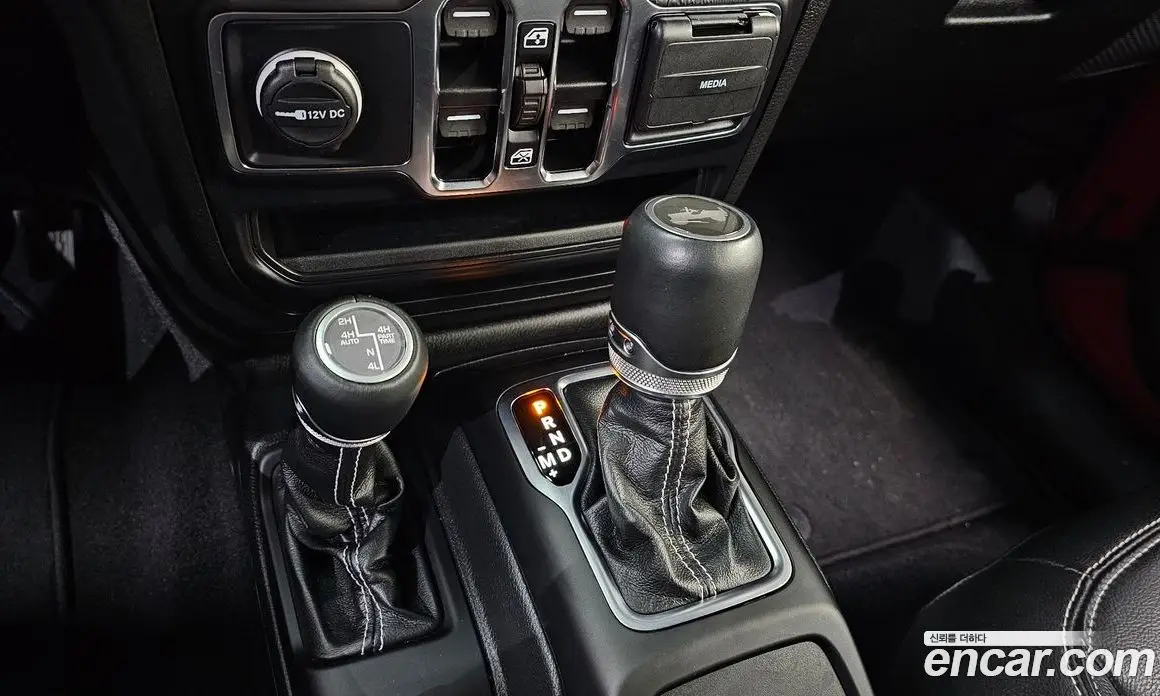 Jeep Wrangler 2023 2.0 автомат (гидро), фото 12