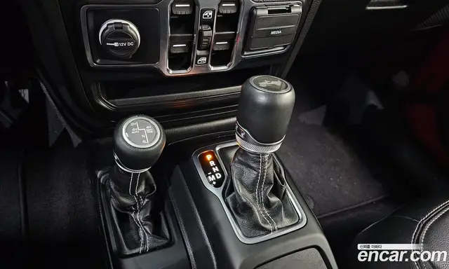 Jeep Wrangler 2023 2.0 автомат (гидро), миниатюра 12