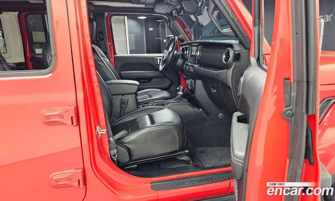 Jeep Wrangler 2023 2.0 автомат (гидро), фото 17